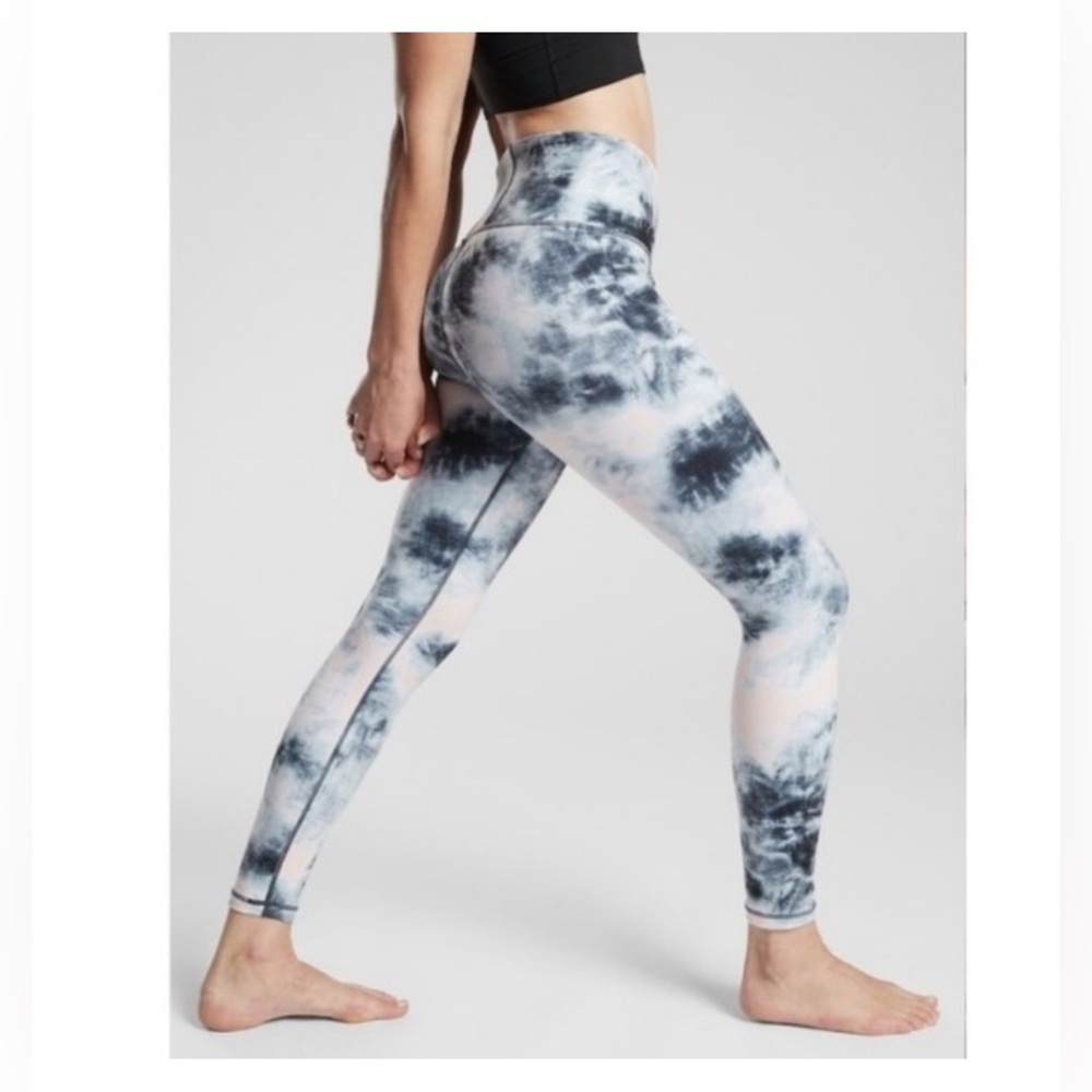 Women’s Athleta Elation Ultra High Rise 7/8 Leggings | Small